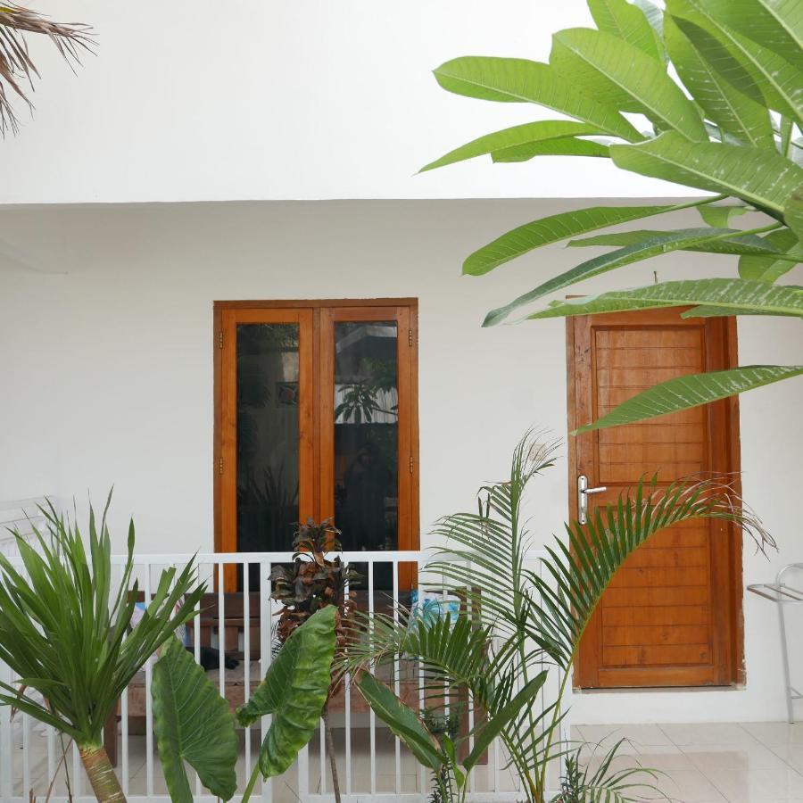 Rumah Side Apartamento Gili Trawangan Exterior foto