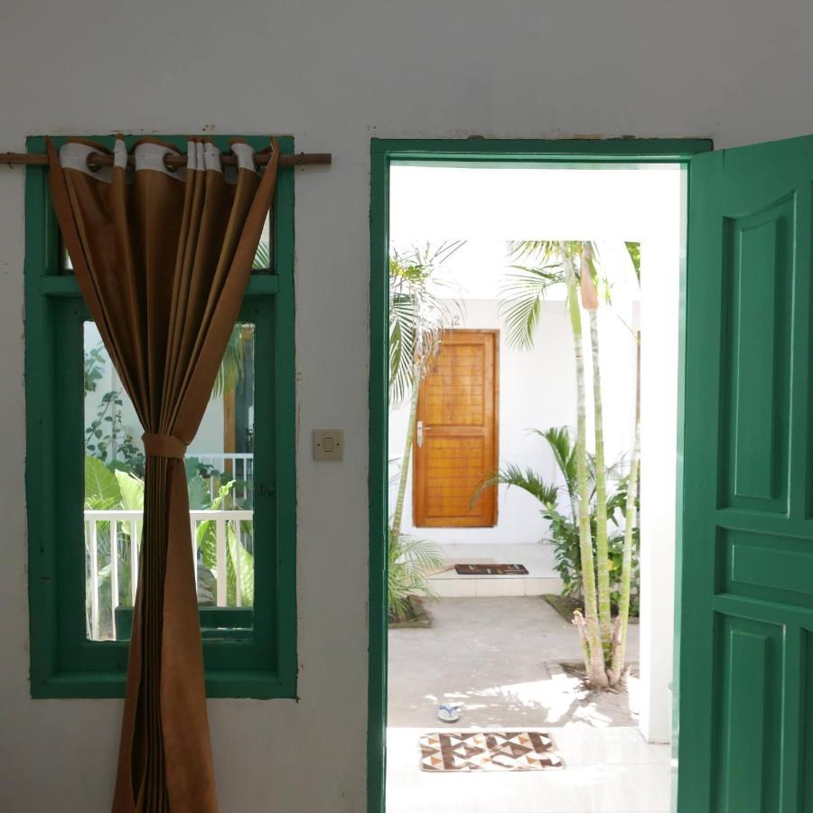 Rumah Side Apartamento Gili Trawangan Exterior foto