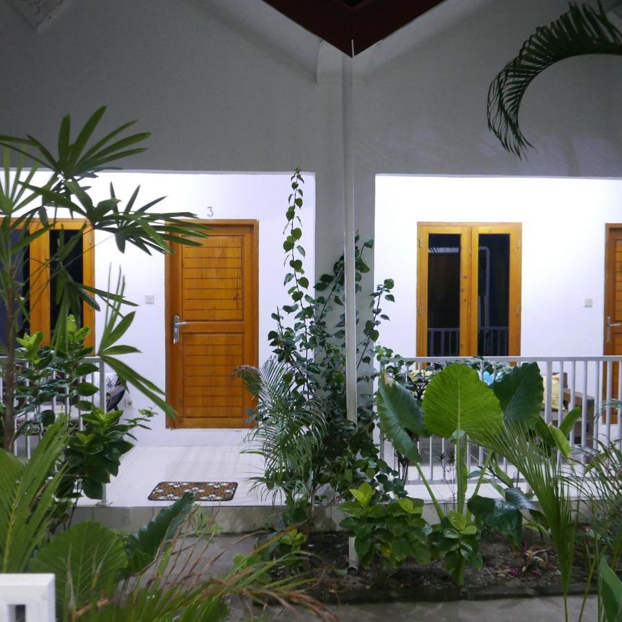 Rumah Side Apartamento Gili Trawangan Exterior foto